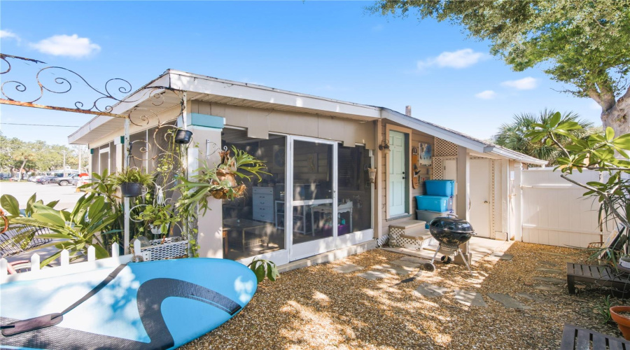 Indian Rocks Beach, Florida 33785, 1 Bedroom Bedrooms, ,1 Bathroombathrooms,Residential,For Sale,Legion,0,Mfrtb8541753