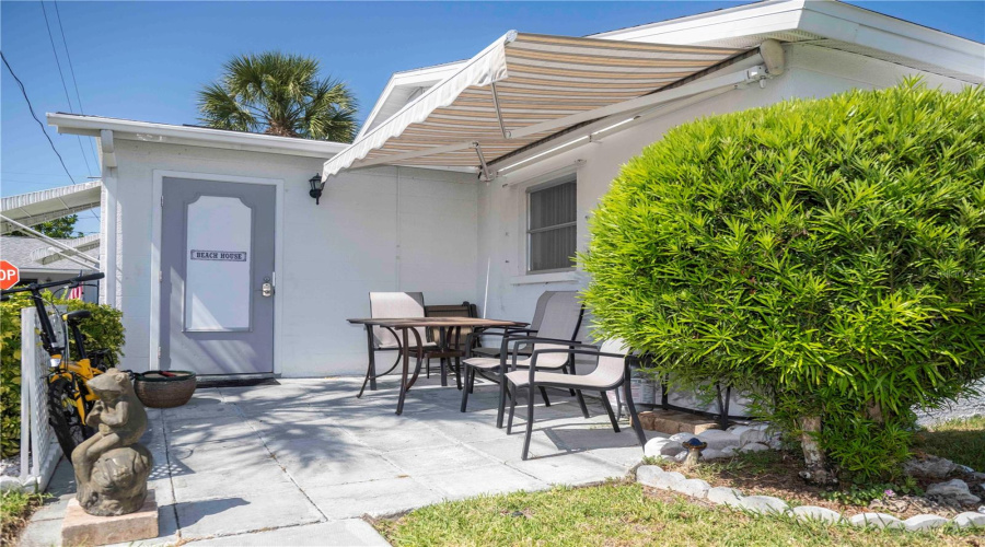 Bradenton, Florida 34207, 2 Bedroom Bedrooms, ,2 Bathroombathrooms,Residential,For Sale,Coral,0,Mfra4692630