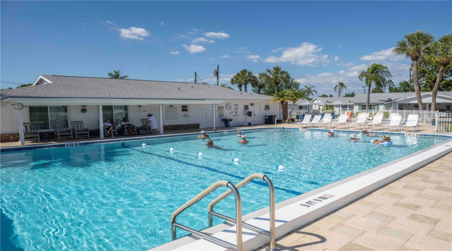 Bradenton, Florida 34207, 2 Bedroom Bedrooms, ,2 Bathroombathrooms,Residential,For Sale,Coral,0,Mfra4692630