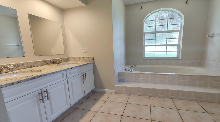 Beverly Hills, Florida 34465, 4 Bedroom Bedrooms, ,2 Bathroombathrooms,Residential,For Sale,Beamwood,0,Mfrtb8540822