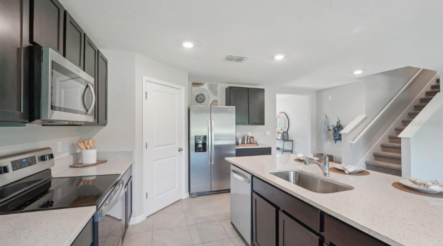 Plant City, Florida 33565, 5 Bedroom Bedrooms, ,3 Bathroombathrooms,Residential,For Sale,Harvest Gardens,0,Mfrtb8539305