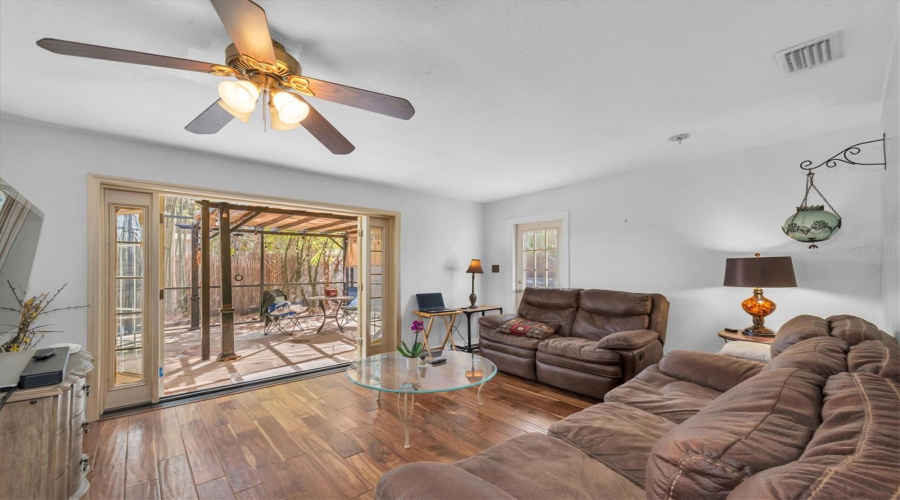St Petersburg, Florida 33702, 3 Bedroom Bedrooms, ,1 Bathroombathrooms,Residential,For Sale,74Th,0,Mfrtb8483495