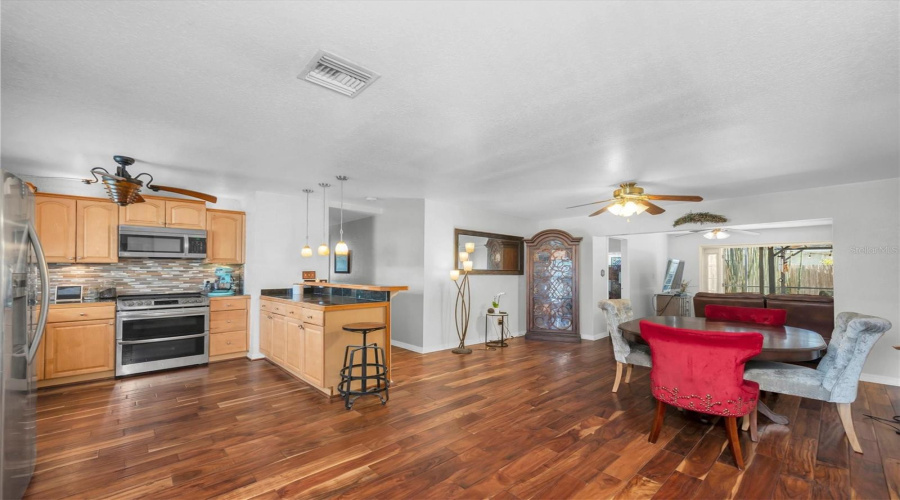 St Petersburg, Florida 33702, 3 Bedroom Bedrooms, ,1 Bathroombathrooms,Residential,For Sale,74Th,0,Mfrtb8483495