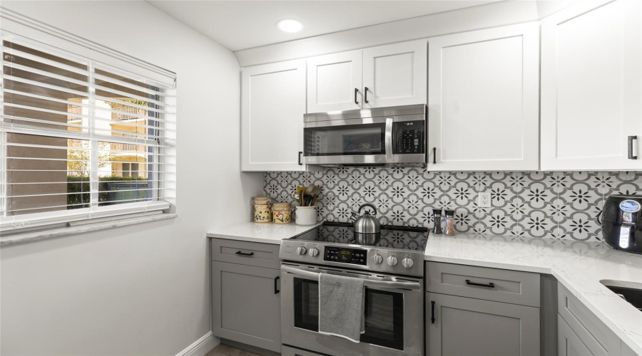 Clearwater, Florida 33764, 1 Bedroom Bedrooms, ,1 Bathroombathrooms,Residential,For Sale,Us Highway 19,0,Mfrtb8542435
