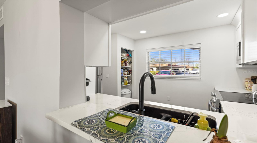 Clearwater, Florida 33764, 1 Bedroom Bedrooms, ,1 Bathroombathrooms,Residential,For Sale,Us Highway 19,0,Mfrtb8542435