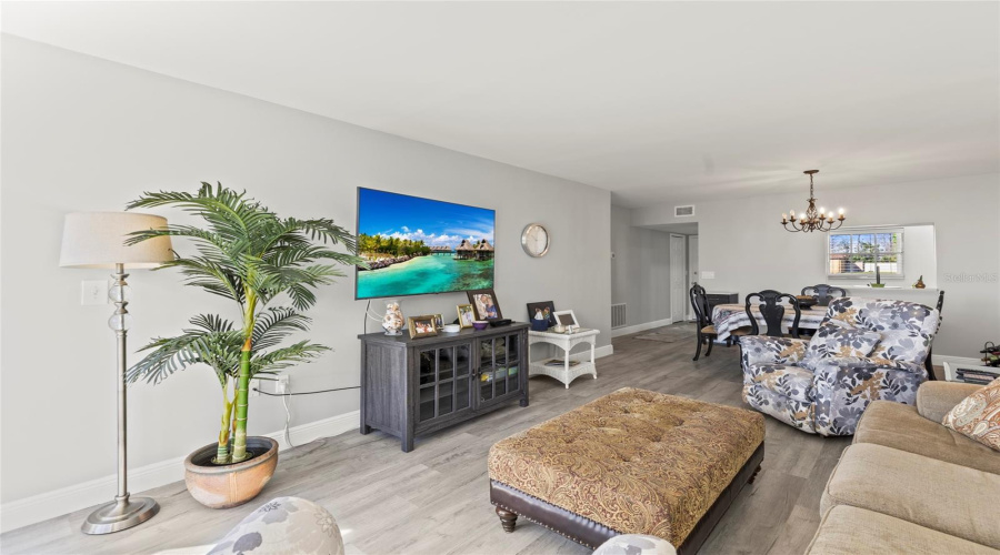 Clearwater, Florida 33764, 1 Bedroom Bedrooms, ,1 Bathroombathrooms,Residential,For Sale,Us Highway 19,0,Mfrtb8542435