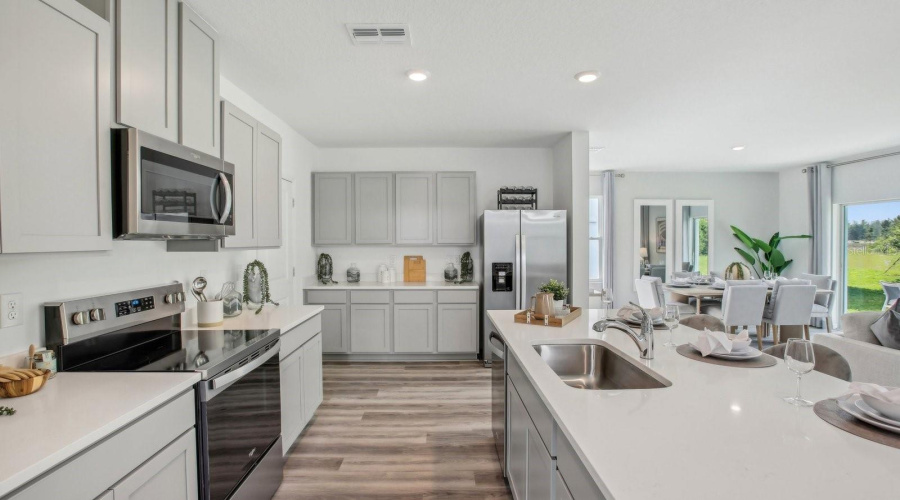 Zephyrhills, Florida 33541, 4 Bedroom Bedrooms, ,2 Bathroombathrooms,Residential,For Sale,Kinsey,0,Mfrtb8542563
