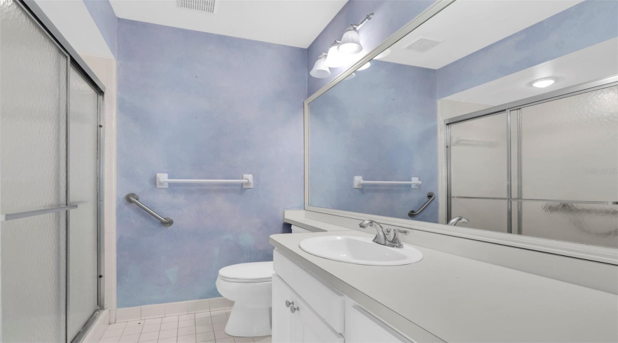 Bradenton, Florida 34209, 2 Bedroom Bedrooms, ,2 Bathroombathrooms,Residential,For Sale,W 8Th Ave,0,Mfrtb8540158