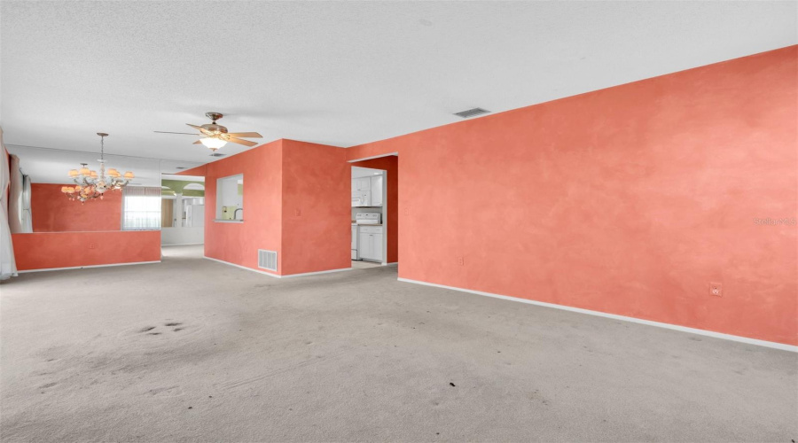 Bradenton, Florida 34209, 2 Bedroom Bedrooms, ,2 Bathroombathrooms,Residential,For Sale,W 8Th Ave,0,Mfrtb8540158