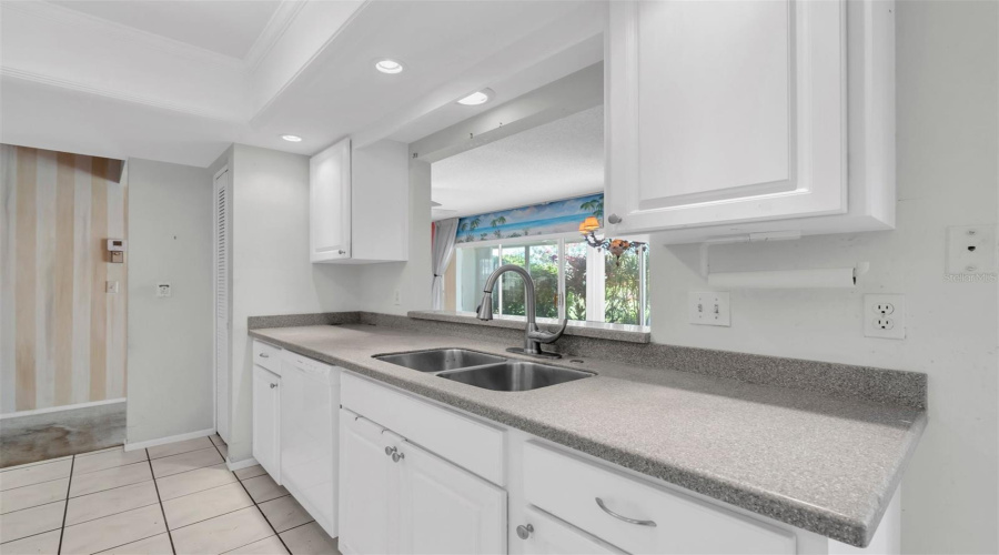 Bradenton, Florida 34209, 2 Bedroom Bedrooms, ,2 Bathroombathrooms,Residential,For Sale,W 8Th Ave,0,Mfrtb8540158