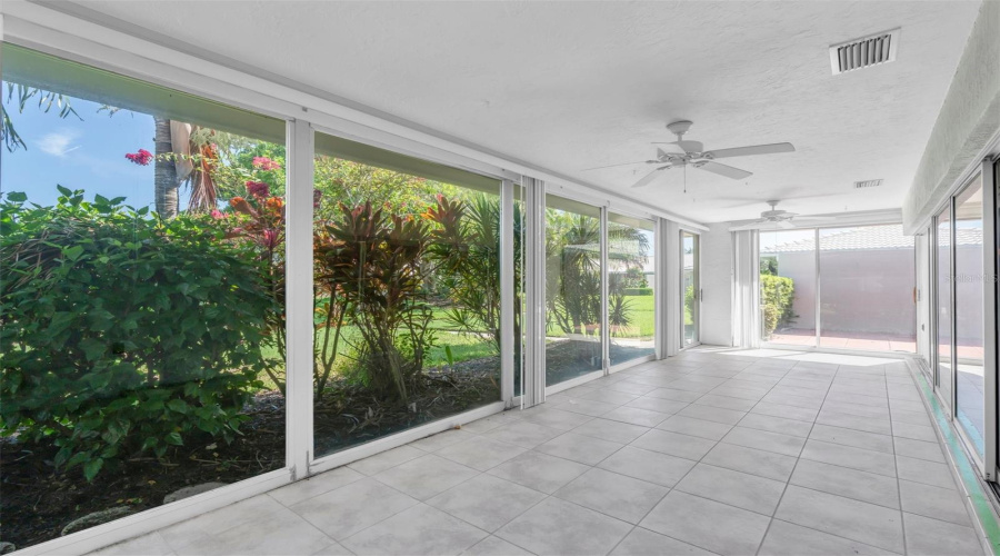Bradenton, Florida 34209, 2 Bedroom Bedrooms, ,2 Bathroombathrooms,Residential,For Sale,W 8Th Ave,0,Mfrtb8540158
