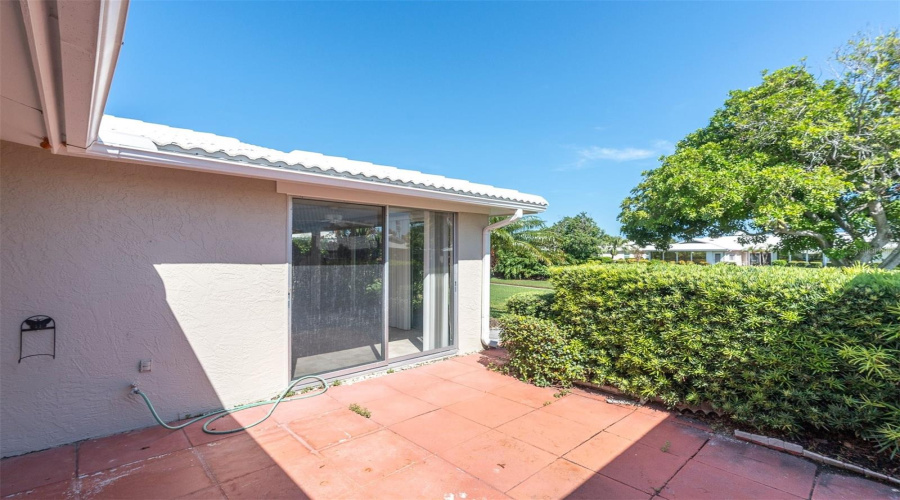 Bradenton, Florida 34209, 2 Bedroom Bedrooms, ,2 Bathroombathrooms,Residential,For Sale,W 8Th Ave,0,Mfrtb8540158