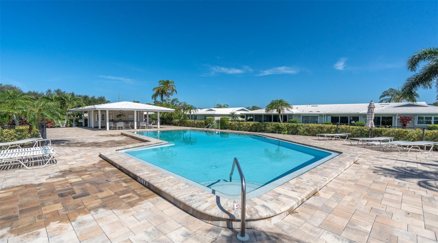 Bradenton, Florida 34209, 2 Bedroom Bedrooms, ,2 Bathroombathrooms,Residential,For Sale,W 8Th Ave,0,Mfrtb8540158