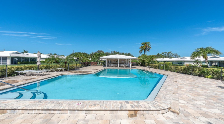 Bradenton, Florida 34209, 2 Bedroom Bedrooms, ,2 Bathroombathrooms,Residential,For Sale,W 8Th Ave,0,Mfrtb8540158