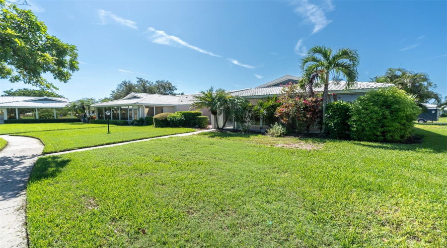 Bradenton, Florida 34209, 2 Bedroom Bedrooms, ,2 Bathroombathrooms,Residential,For Sale,W 8Th Ave,0,Mfrtb8540158