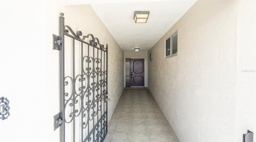 Bradenton, Florida 34209, 2 Bedroom Bedrooms, ,2 Bathroombathrooms,Residential,For Sale,W 8Th Ave,0,Mfrtb8540158
