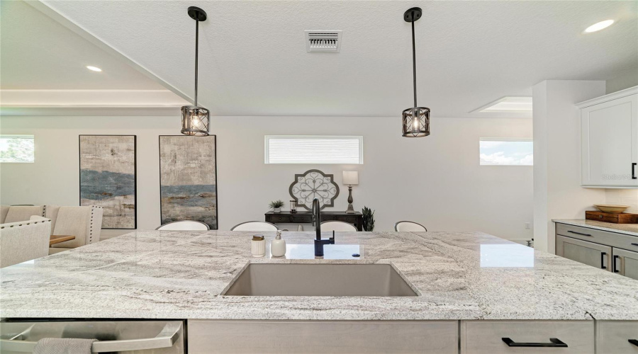 Sarasota, Florida 34240, 4 Bedroom Bedrooms, ,2 Bathroombathrooms,Residential,For Sale,Waterline,0,Mfra4696353