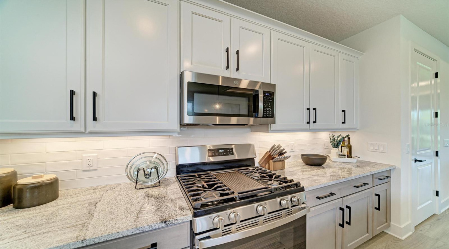Sarasota, Florida 34240, 4 Bedroom Bedrooms, ,2 Bathroombathrooms,Residential,For Sale,Waterline,0,Mfra4696353