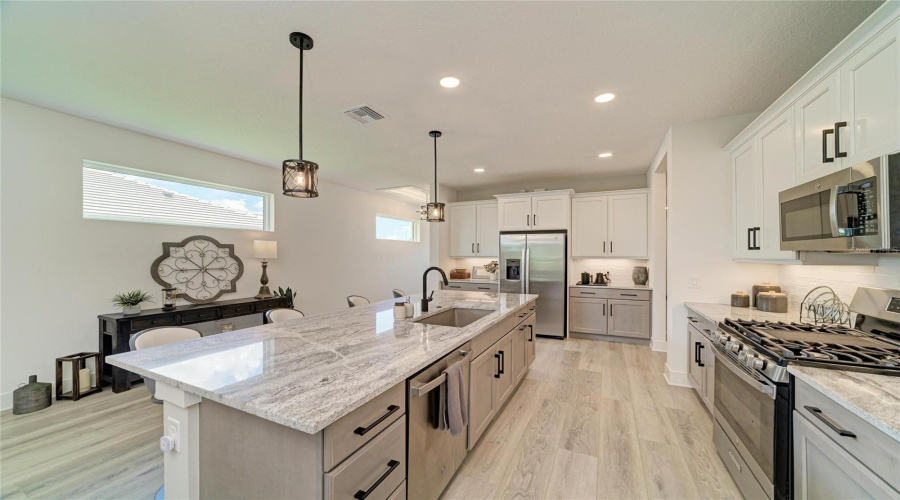 Sarasota, Florida 34240, 4 Bedroom Bedrooms, ,2 Bathroombathrooms,Residential,For Sale,Waterline,0,Mfra4696353