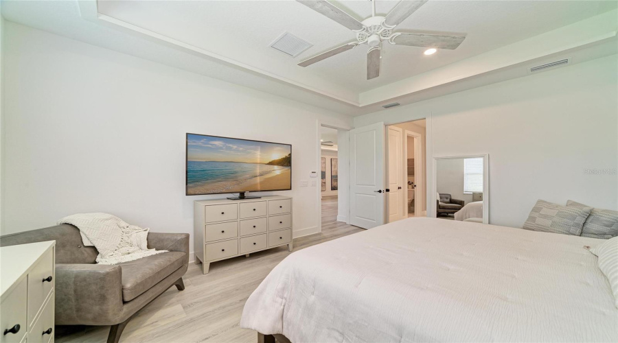 Sarasota, Florida 34240, 4 Bedroom Bedrooms, ,2 Bathroombathrooms,Residential,For Sale,Waterline,0,Mfra4696353