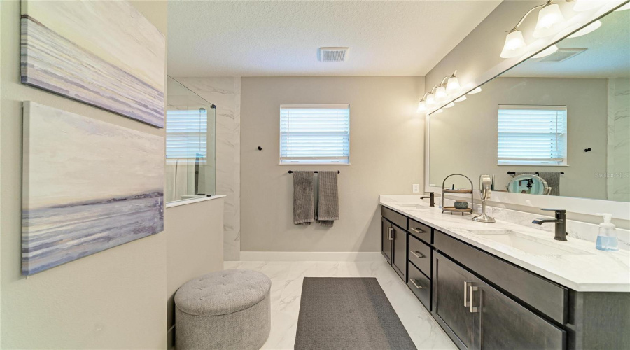 Sarasota, Florida 34240, 4 Bedroom Bedrooms, ,2 Bathroombathrooms,Residential,For Sale,Waterline,0,Mfra4696353