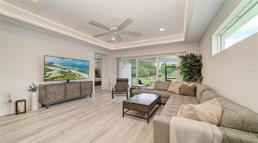 Sarasota, Florida 34240, 4 Bedroom Bedrooms, ,2 Bathroombathrooms,Residential,For Sale,Waterline,0,Mfra4696353
