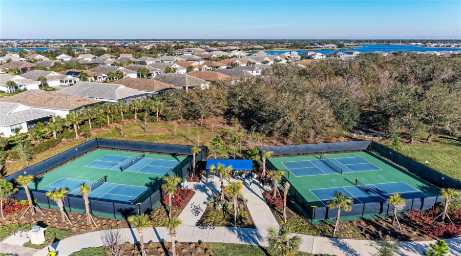 Sarasota, Florida 34240, 4 Bedroom Bedrooms, ,2 Bathroombathrooms,Residential,For Sale,Waterline,0,Mfra4696353