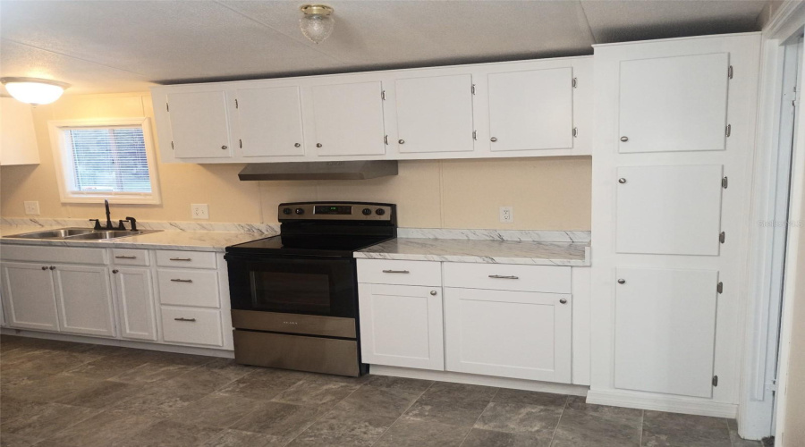 Lakeland, Florida 33810, 3 Bedroom Bedrooms, ,2 Bathroombathrooms,Residential,For Sale,Brookridge,0,Mfrb4902352