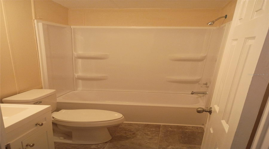 Lakeland, Florida 33810, 3 Bedroom Bedrooms, ,2 Bathroombathrooms,Residential,For Sale,Brookridge,0,Mfrb4902352