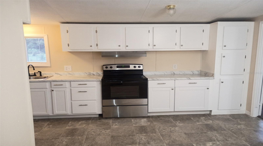 Lakeland, Florida 33810, 3 Bedroom Bedrooms, ,2 Bathroombathrooms,Residential,For Sale,Brookridge,0,Mfrb4902352