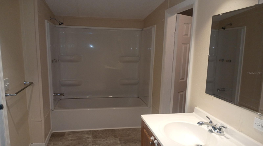 Lakeland, Florida 33810, 3 Bedroom Bedrooms, ,2 Bathroombathrooms,Residential,For Sale,Brookridge,0,Mfrb4902352