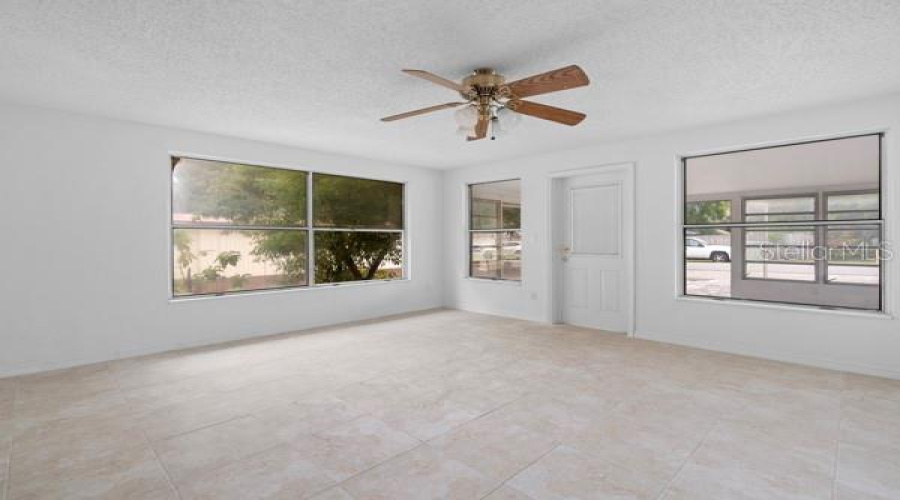 Tavares, Florida 32778, 4 Bedroom Bedrooms, ,2 Bathroombathrooms,Residential,For Sale,Alfred,0,Mfro6227506
