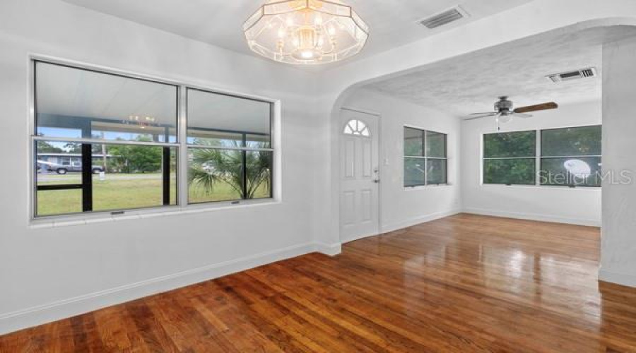 Tavares, Florida 32778, 4 Bedroom Bedrooms, ,2 Bathroombathrooms,Residential,For Sale,Alfred,0,Mfro6227506