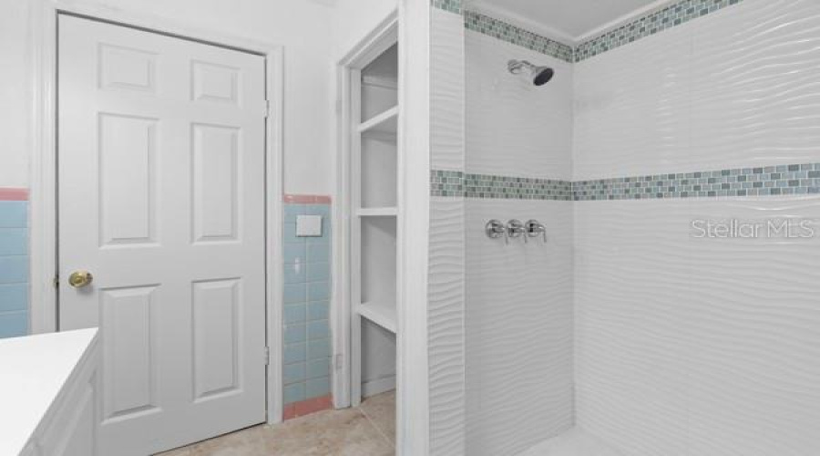 Tavares, Florida 32778, 4 Bedroom Bedrooms, ,2 Bathroombathrooms,Residential,For Sale,Alfred,0,Mfro6227506
