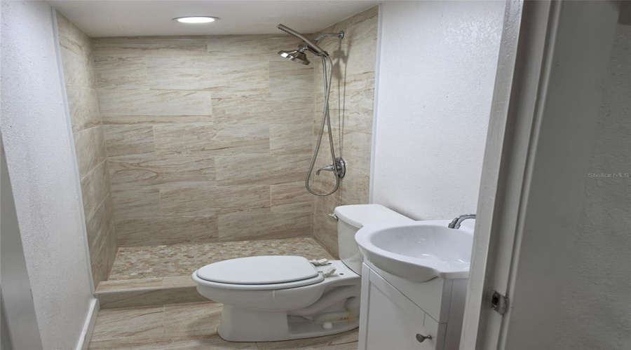 St Cloud, Florida 34769, 2 Bedroom Bedrooms, ,1 Bathroombathrooms,Residential,For Sale,Oak,0,Mfrs5156380