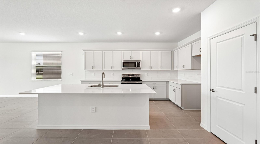 Palmetto, Florida 34221, 4 Bedroom Bedrooms, ,3 Bathroombathrooms,Residential,For Sale,Outhaul,0,Mfrr4910419