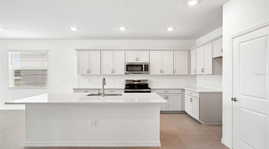 Palmetto, Florida 34221, 4 Bedroom Bedrooms, ,3 Bathroombathrooms,Residential,For Sale,Outhaul,0,Mfrr4910419