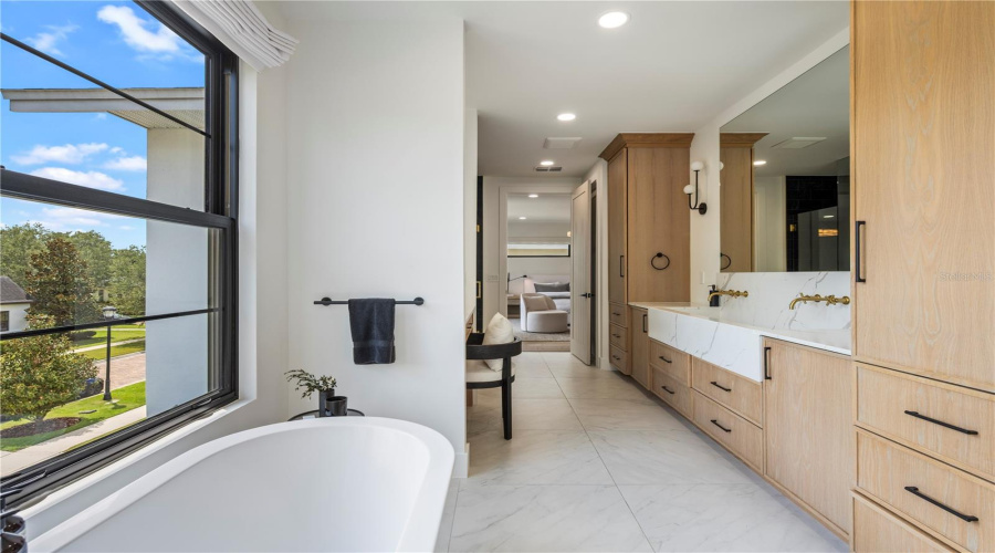 Winter Park, Florida 32789, 3 Bedroom Bedrooms, ,3 Bathroombathrooms,Residential,For Sale,Pansy,0,Mfro6432554