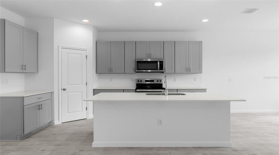 Deland, Florida 32724, 4 Bedroom Bedrooms, ,2 Bathroombathrooms,Residential,For Sale,Lanier Falls,0,Mfro6381545
