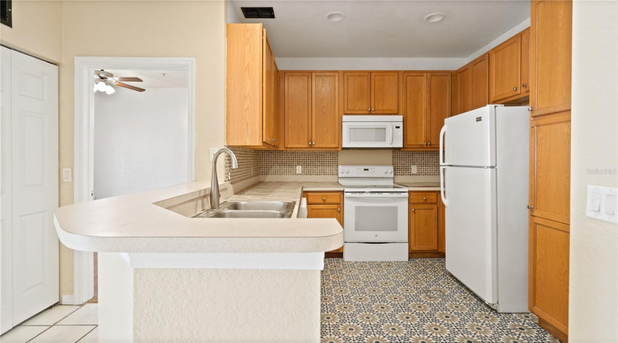 Orlando, Florida 32839, 3 Bedroom Bedrooms, ,2 Bathroombathrooms,Residential,For Sale,Grand Central,0,Mfro6418812