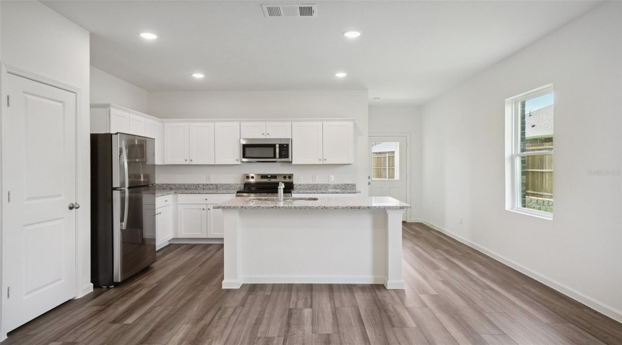 Deland, Florida 32720, 3 Bedroom Bedrooms, ,2 Bathroombathrooms,Residential,For Sale,Trimble,0,Mfrtb8542201