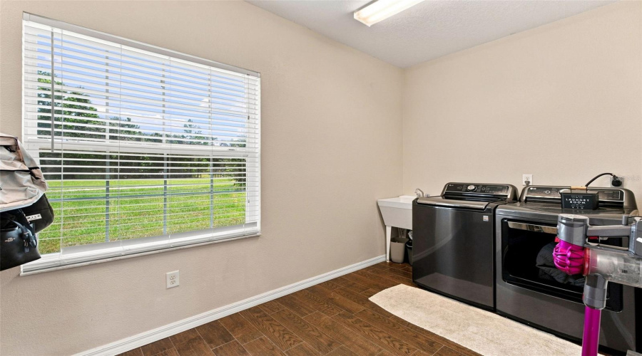 Crystal River, Florida 34428, 3 Bedroom Bedrooms, ,2 Bathroombathrooms,Residential,For Sale,Sunflower,0,Mfrtb8540785