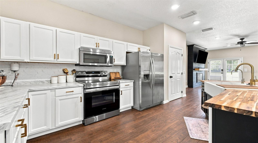 Crystal River, Florida 34428, 3 Bedroom Bedrooms, ,2 Bathroombathrooms,Residential,For Sale,Sunflower,0,Mfrtb8540785