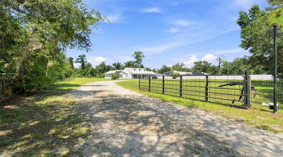 Crystal River, Florida 34428, 3 Bedroom Bedrooms, ,2 Bathroombathrooms,Residential,For Sale,Sunflower,0,Mfrtb8540785
