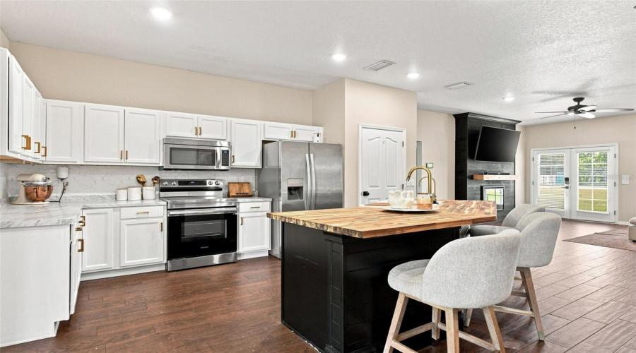 Crystal River, Florida 34428, 3 Bedroom Bedrooms, ,2 Bathroombathrooms,Residential,For Sale,Sunflower,0,Mfrtb8540785