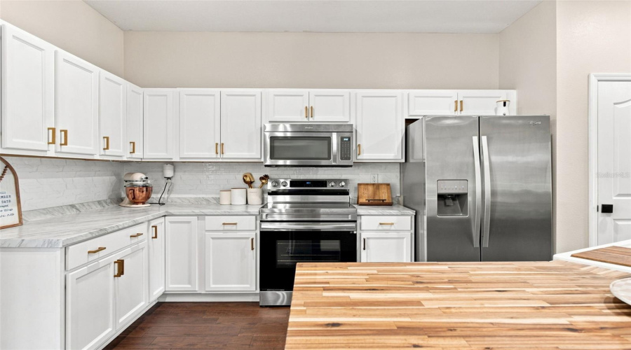 Crystal River, Florida 34428, 3 Bedroom Bedrooms, ,2 Bathroombathrooms,Residential,For Sale,Sunflower,0,Mfrtb8540785