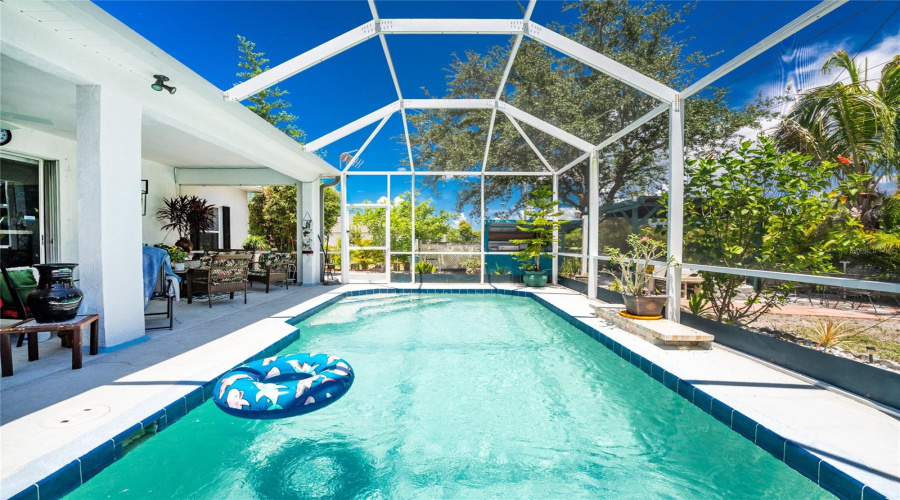 Punta Gorda, Florida 33955, 3 Bedroom Bedrooms, ,2 Bathroombathrooms,Residential,For Sale,Alicante,0,Mfrc7527735