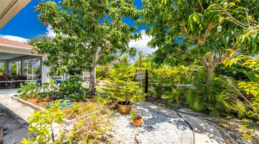 Punta Gorda, Florida 33955, 3 Bedroom Bedrooms, ,2 Bathroombathrooms,Residential,For Sale,Alicante,0,Mfrc7527735