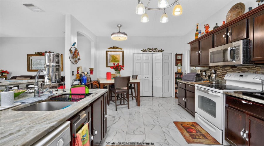 Punta Gorda, Florida 33955, 3 Bedroom Bedrooms, ,2 Bathroombathrooms,Residential,For Sale,Alicante,0,Mfrc7527735