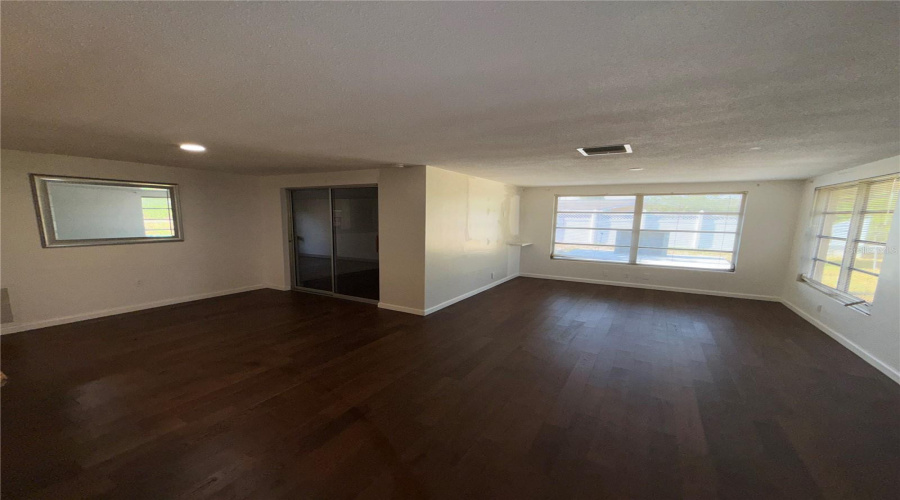 Port Richey, Florida 34668, 2 Bedroom Bedrooms, ,1 Bathroombathrooms,Residential,For Sale,Mimosa,0,Mfrtb8542549